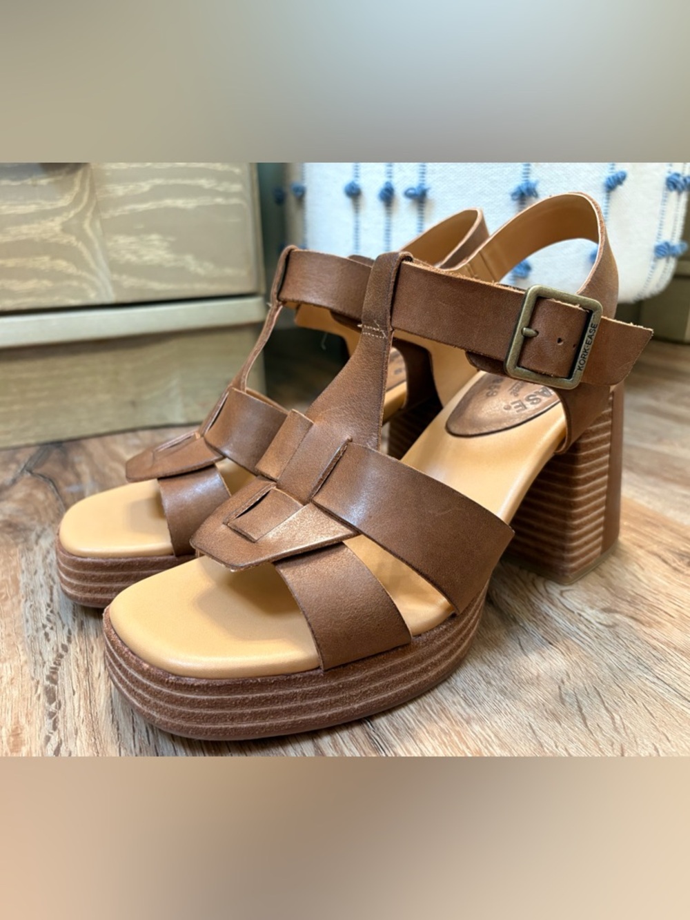 LIKE NEW Kork-Ease Macey Ankle Strap Sandal Leather Size 8 - Picture 6 of 13